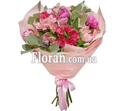 Букет из пионов и альстромерий