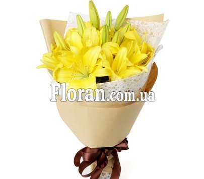 Букет из жёлтых лилий