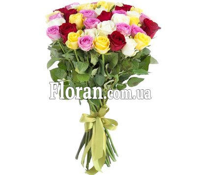 Букет перевязан лентой