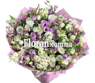 Эустома в букете