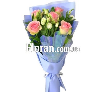 Еустоми квіти троянди