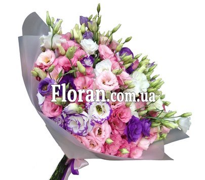 Эустомы в букете