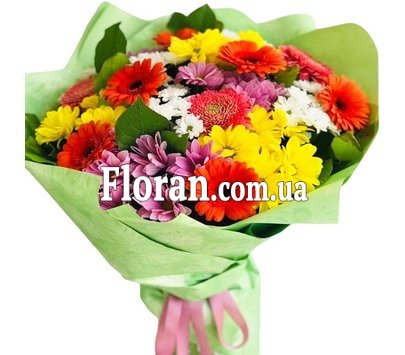 Герберы и хризантемы