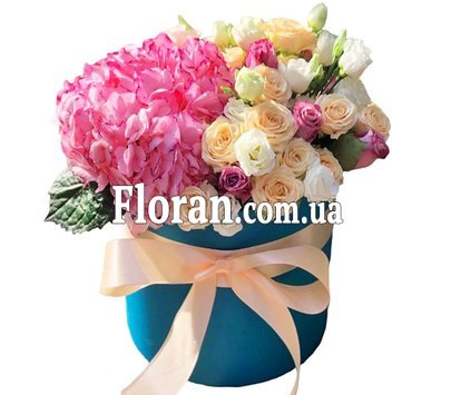 Composition with hydrangea