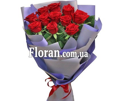 Beautiful bouquet of red roses