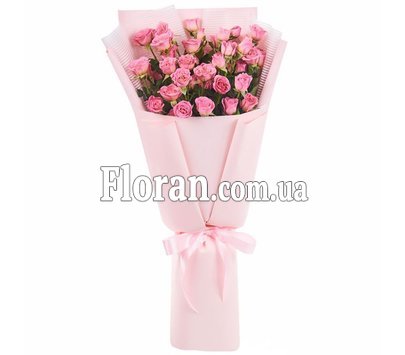 Маленький букет из розовых роз