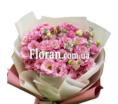 Нежно розовая эустома