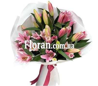 Ніжний букет лілій