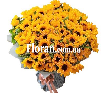 Величезний букет соняшників