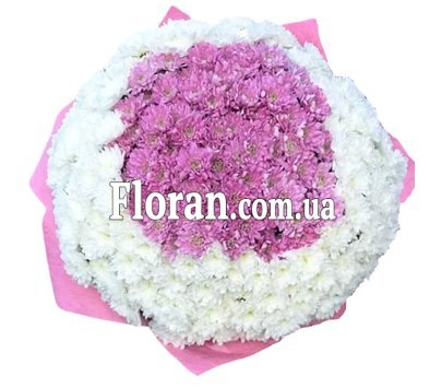 Original bouquets of chrysanthemums