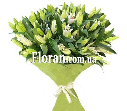 Пышный букет цветов лилий