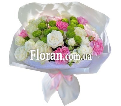 Mixed bouquet of flowers