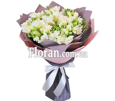 Букет фрезий с Днем Рождения