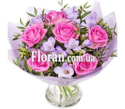 Букет из фрезии и розы