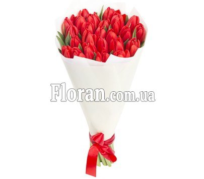 Букет із червоних тюльпанів