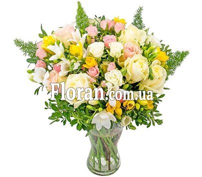 Букет из роз и фрезий