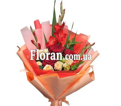 Букет з гладіолусами та іншими квітами