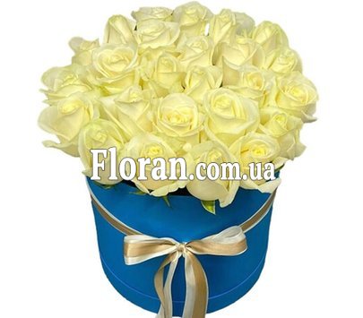 Квіти в білій коробці