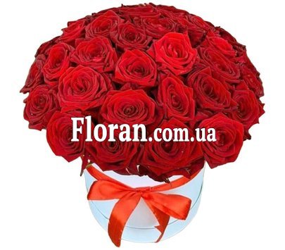 Класична коробка з трояндами