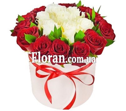 Комплімент із троянд у коробці