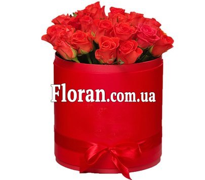 Коралові троянди в коробці