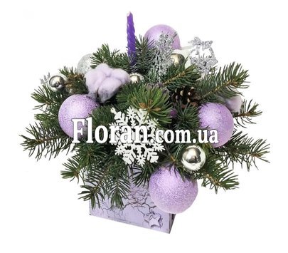 Коробка з новорічною композицією