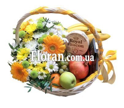 Корзина цветов и фруктов