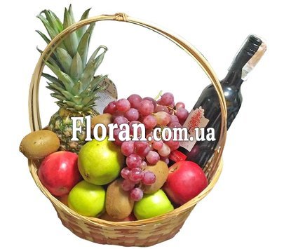 Корзина с фруктами и вином