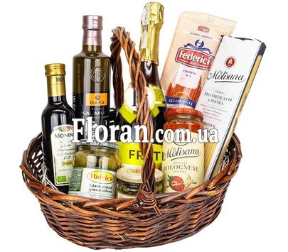 Кошик з вином