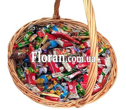 Кошик із цукерками
