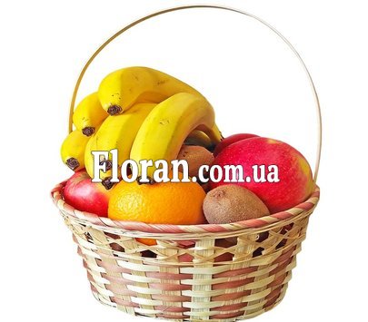 Маленький кошик з фруктами