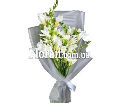 Small bouquet of freesias