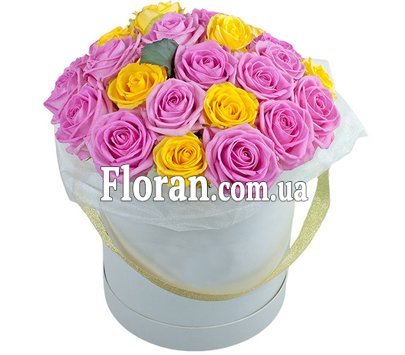 Мікс троянд у коробці