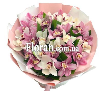 Модний букет орхідей