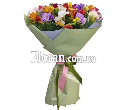 Необычный букет цветов для девушки