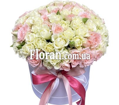 Ніжна коробка кущових троянд