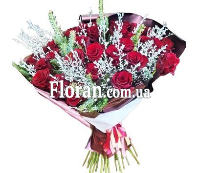 Новогодний букет из красных роз