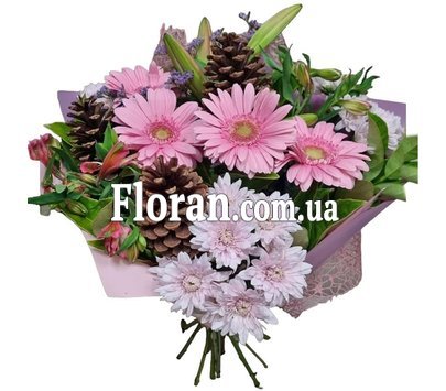 Новогодний букет из живых цветов