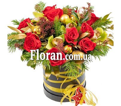 Новогодняя композиция из роз и орхидей