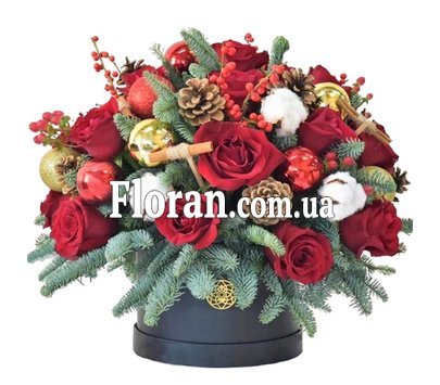 Новорічна композиція у червоному кольорі