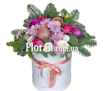 Новогодняя коробка с цветами для девушки