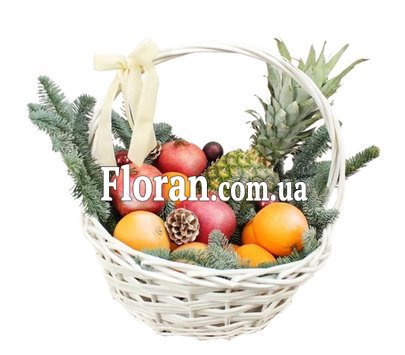 Новогодняя корзина с фруктами