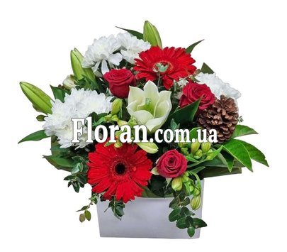 Рождественская коробка цветов