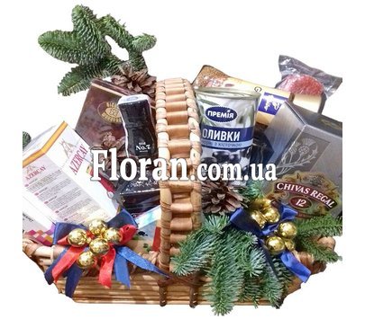 Chic gift basket for Christmas