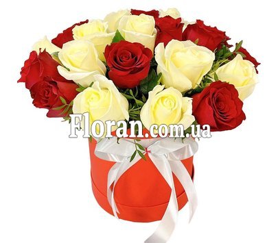 Шикарні квіти у коробці