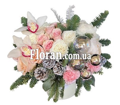 Стильна різдвяна коробка квітів