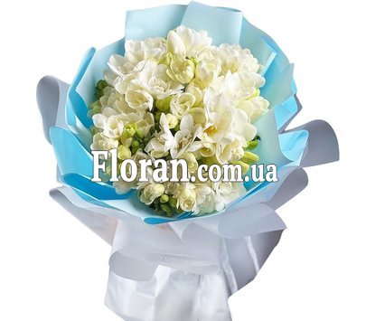 Воздушный букет фрезий