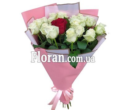 Bouquet of white roses with one red