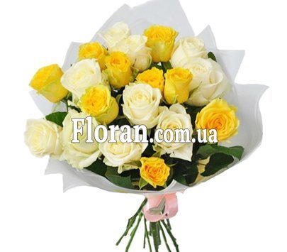 Букет білих жовтих троянд
