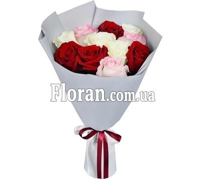 Букет из 11 роз разных цветов